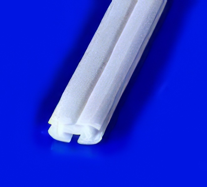 Blake&reg; Style Fluted Flat DrainSize: 3.5x8mm